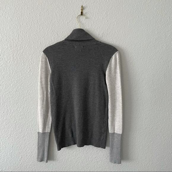 Apt. 9 Grey Colorblock Sweater Turtleneck Lightweight Size Small - Picture 3 of 5